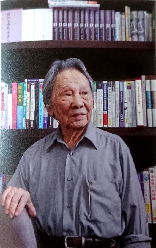 钟肇政（截自《他们没在写小说的时候》）