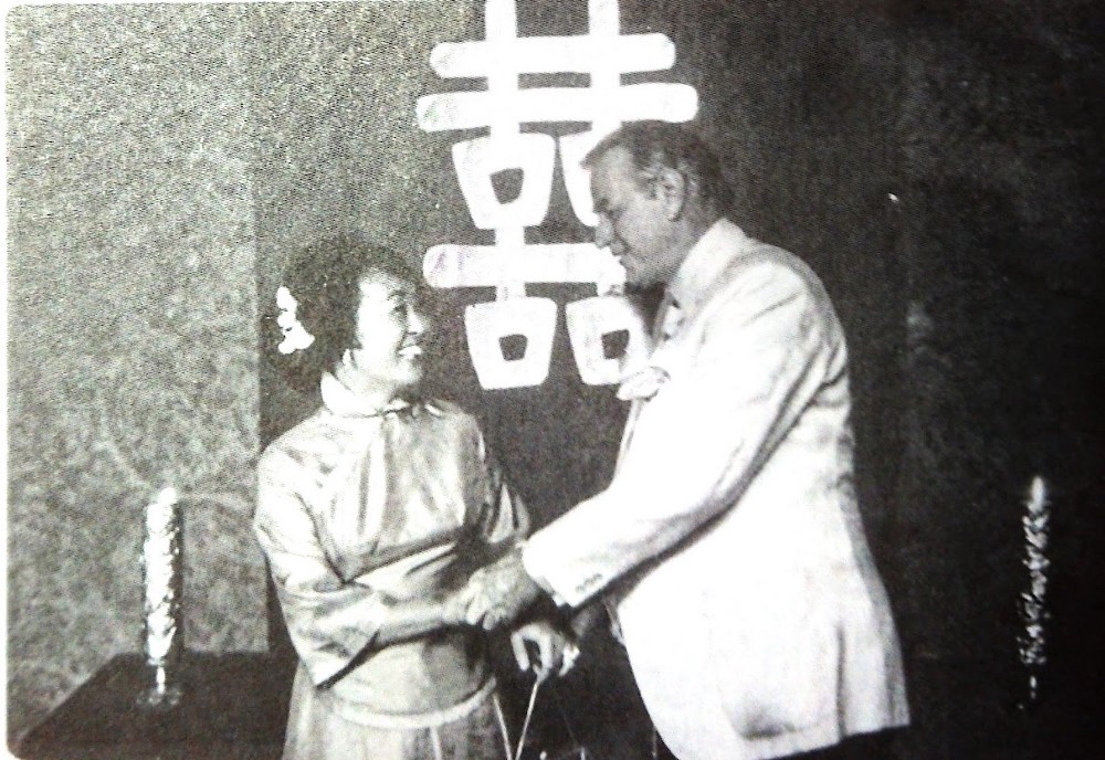 聂华苓与安格尔（截自《他们没在写小说的时候》）