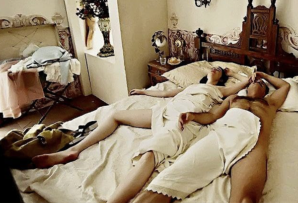 影評-《可憐的東西》:妳既是母親又是孩子,但也兩者都不是 |