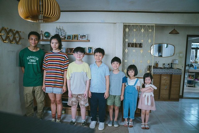 The Movie posters and stills of HK Movie "香港電影《流水落花》(Lost Love)" is launching from Mar 17, 2023 onwards in Taiwan.