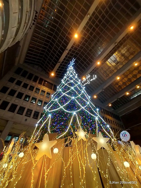 Taipei Christmas tree and street decoration series 1 --- Breeze department store sponsered Christmas tree at Taipe railway station, Taipei, Taiwan, Nov 20, 2023 by SJKen.