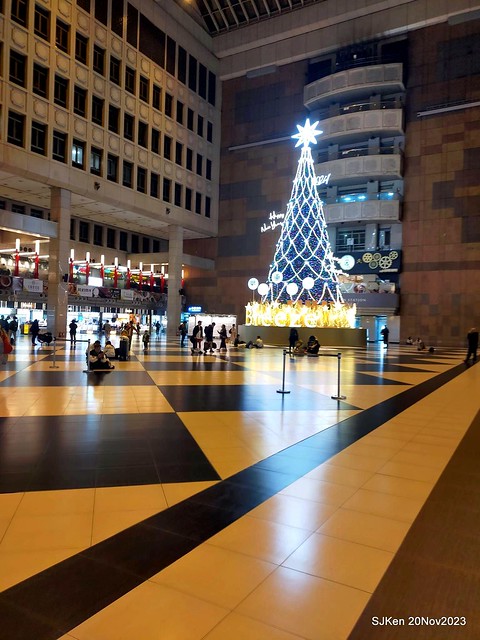 Taipei Christmas tree and street decoration series 1 --- Breeze department store sponsered Christmas tree at Taipe railway station, Taipei, Taiwan, Nov 20, 2023 by SJKen.