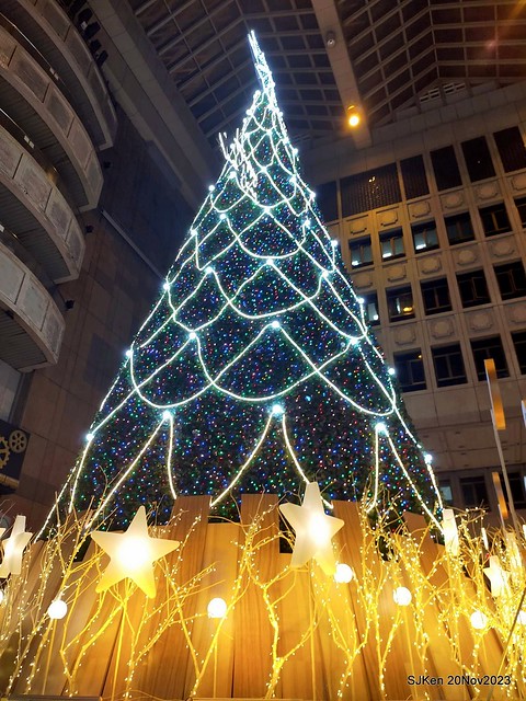 Taipei Christmas tree and street decoration series 1 --- Breeze department store sponsered Christmas tree at Taipe railway station, Taipei, Taiwan, Nov 20, 2023 by SJKen.