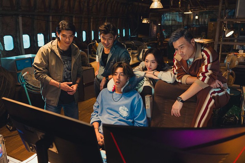 The Movie posters and stills of Taiwan Movie "《还钱》(Breaking and Re-entering)" will be launching from Feb 8, 2024 onwards in Taiwan.